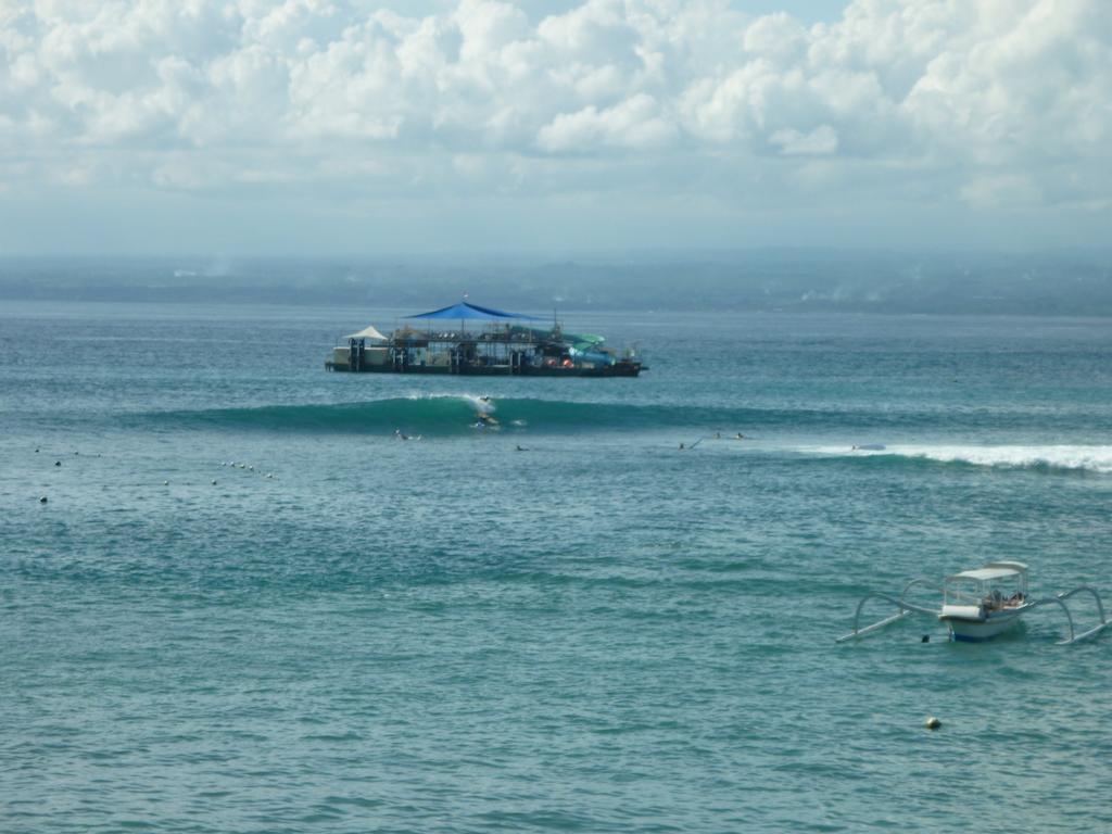 Big Swell Lacerations Surf Break - Picture of Lembongan Sanctuary